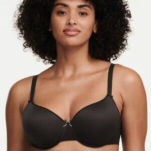 Chantelle Basic Invisible Smooth Support T-Shirt Bra in Black, 34DD